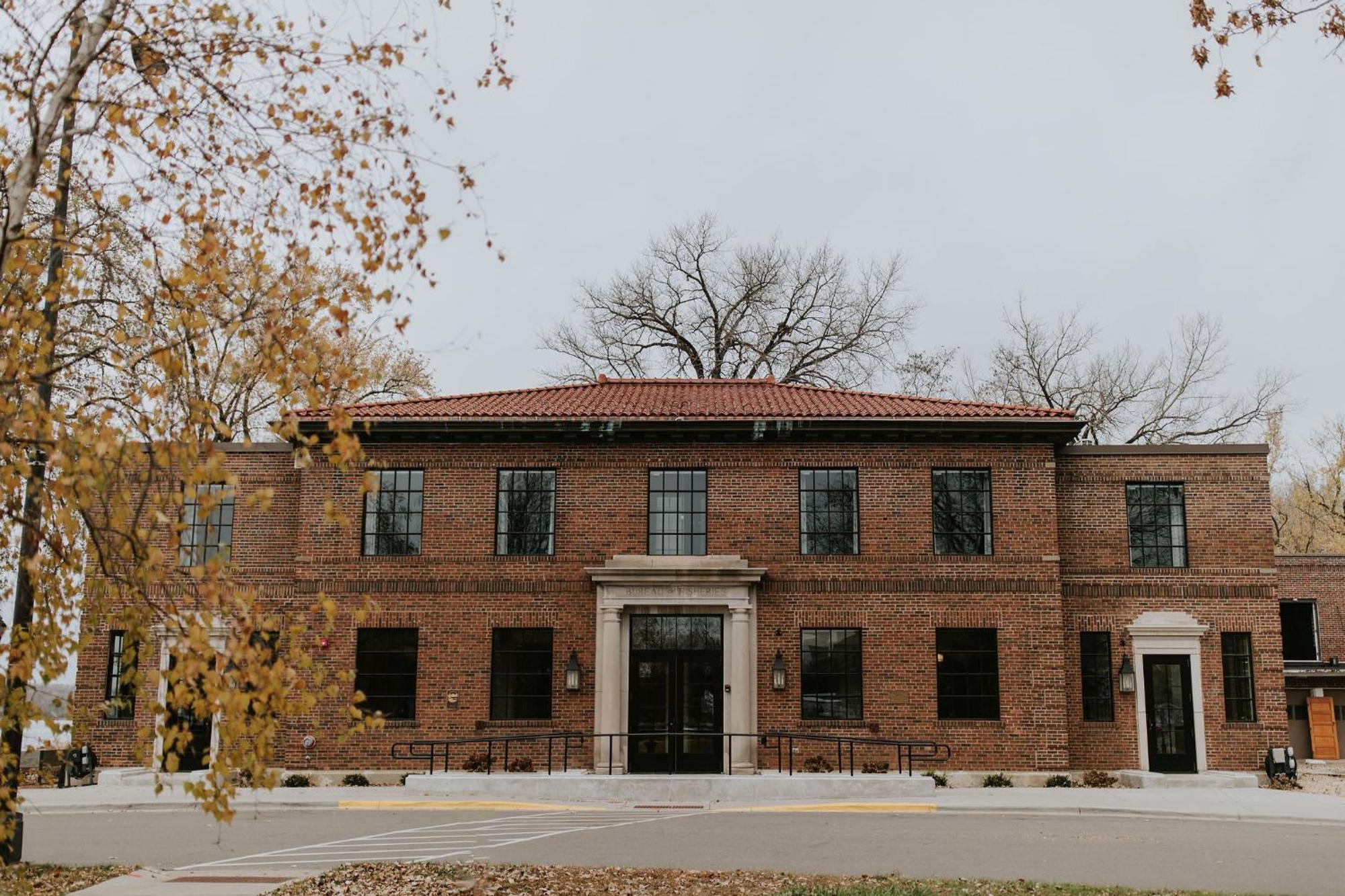 Hatchery Hotel & Event Center Ла Крос Екстериор снимка